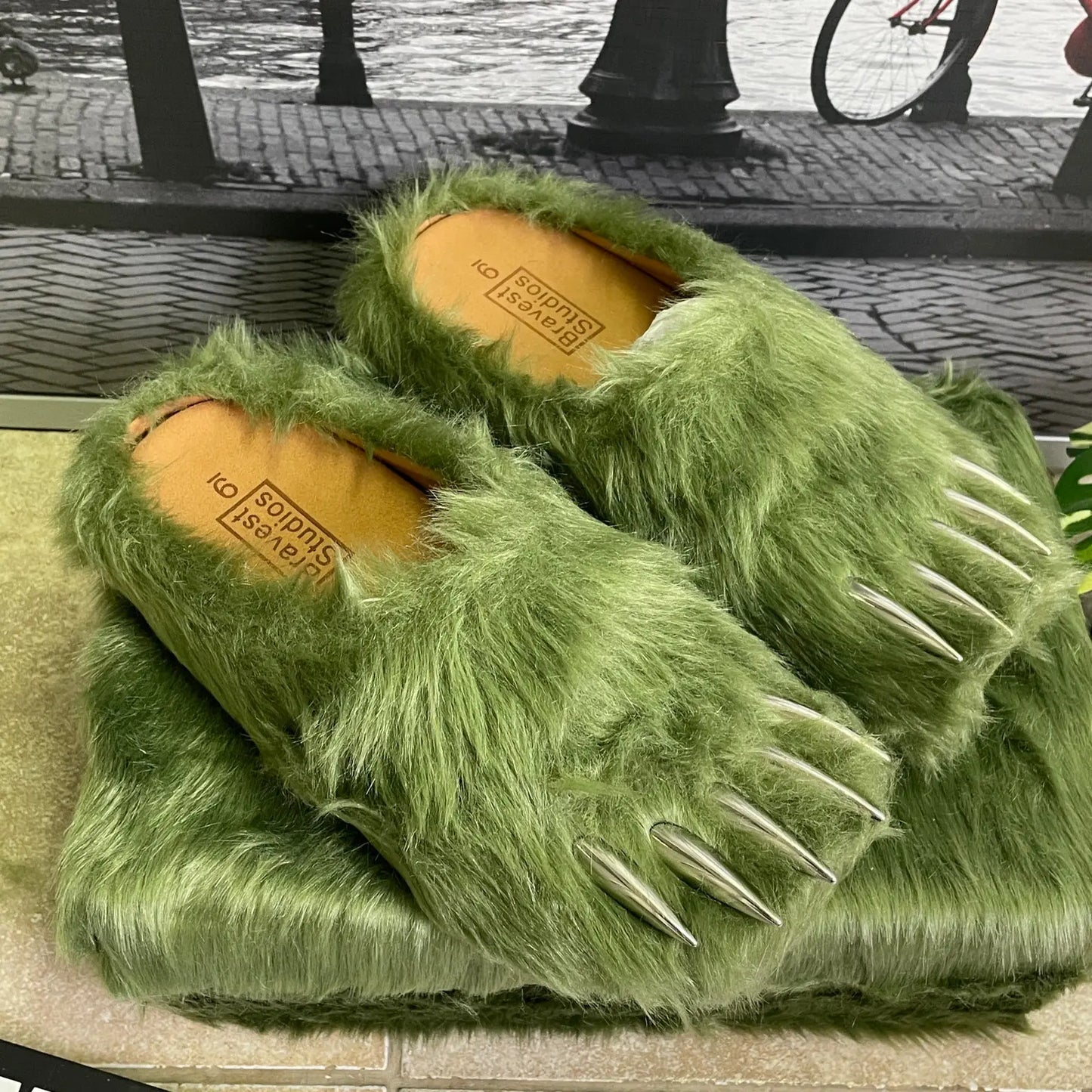 Bravest Studio Bear Claw Mules Green