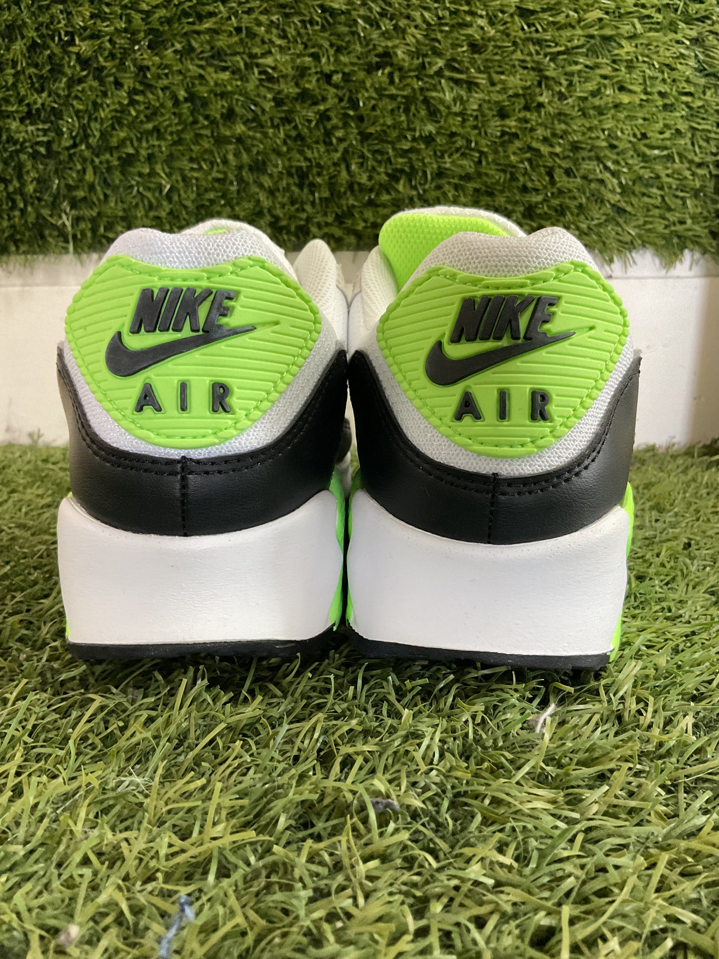 Nike Air Max 90 (Men’s)